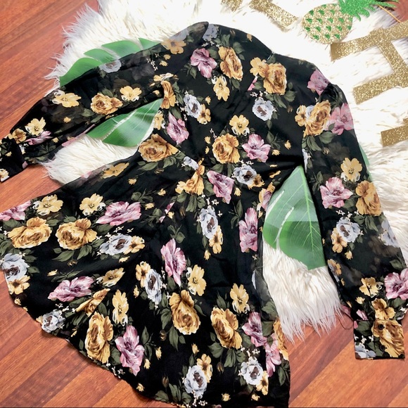 Lulus • XS • Floral Long Sleeve Dress - Picture 7 of 8